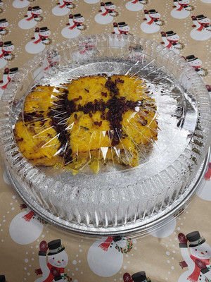 Mehrnoosh brings food